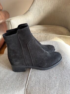 La Canadienne Sheena black suede ankle boots